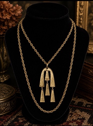 Vintage trifari gold tone - vintage,